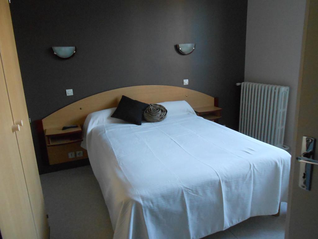 Les Chambres De La Gare Noyers-sur-Cher Habitación foto